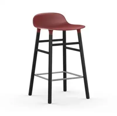 Promocja Krzesło Barowe Form Czarna Podstawa Czerwone Normann Copenhagen