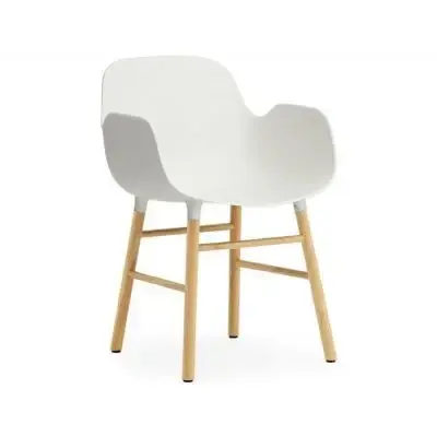 Krzesło Form Z Podłokietnikami Dębowa Podstawa Białe Normann Copenhagen Dodaj do koszyka