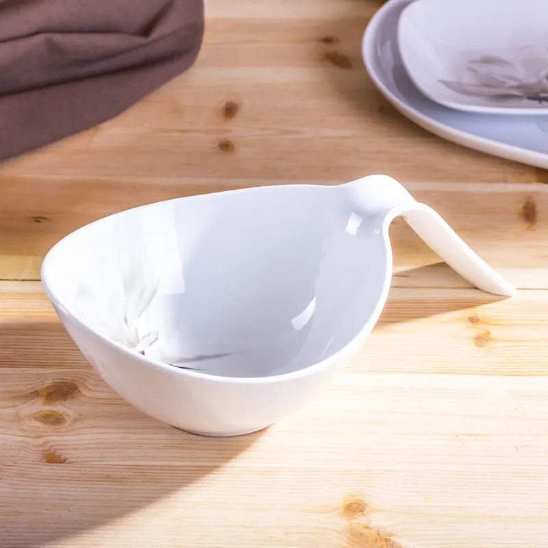 Super okazja Miska/ Salaterka porcelanowa LUBIANA MAGNOLIA BIAŁA 0,6 l