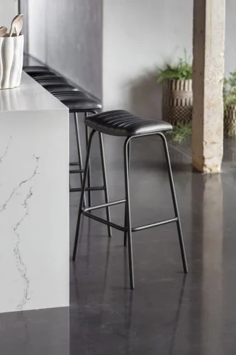Dwa stołki barowe Charcoal Black skórzane hokery ręcznie wykończone czarne Hit cenowy