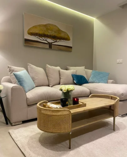 Drewniany stolik kawowy Taba 127x50 cm drewno i rattan owalny blat Ekspresowa dostawa