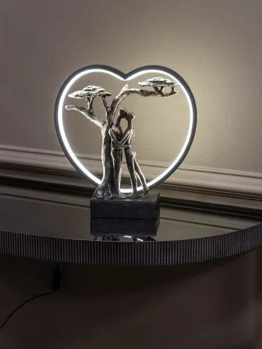 Zamów teraz Rzeżba Love LED USB 32 cm zakochana para całująca się