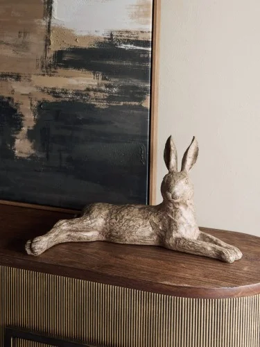 Rzeżba Lying Hare 49 cm zając - dekoracja rustykalna zając żywica Darmowy zwrot